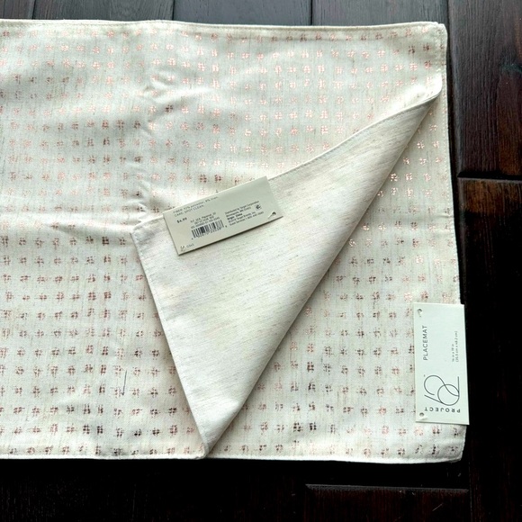 Project 62 - Set of FOUR Placemats Rose Gold NWT - Picture 2 of 5